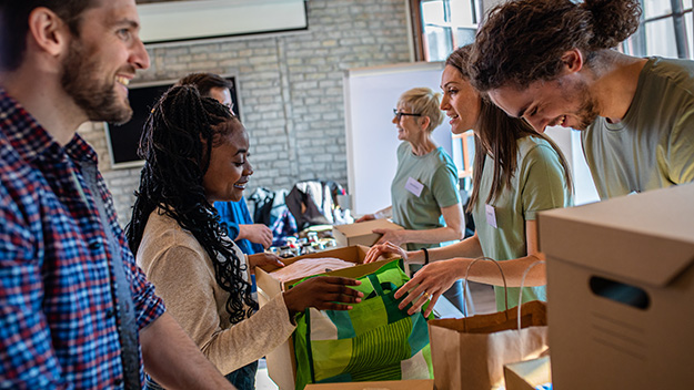 People volunteering